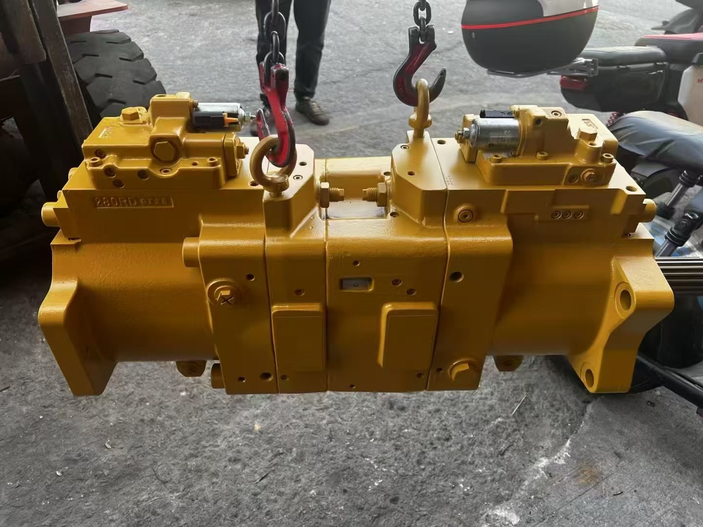 cat395-main-pump